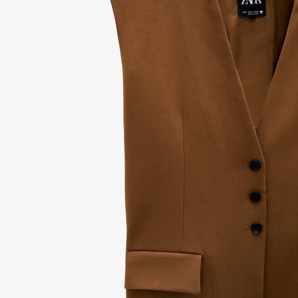 Zara Pleated Vest - Picture 5 of 7